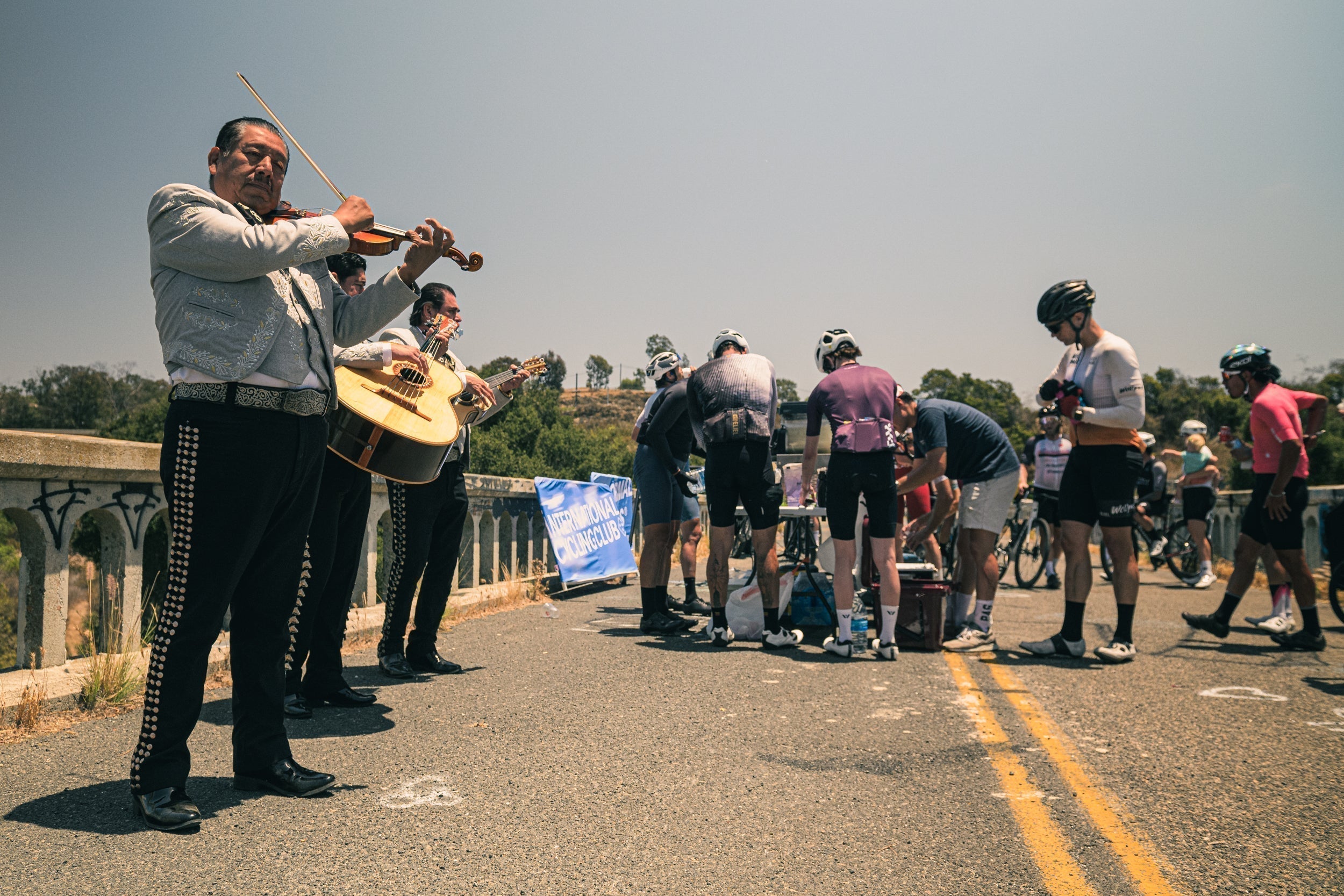 mariachi band on bonsall bridge at mile 100 of the PAS normal mid summer ride in San Diego